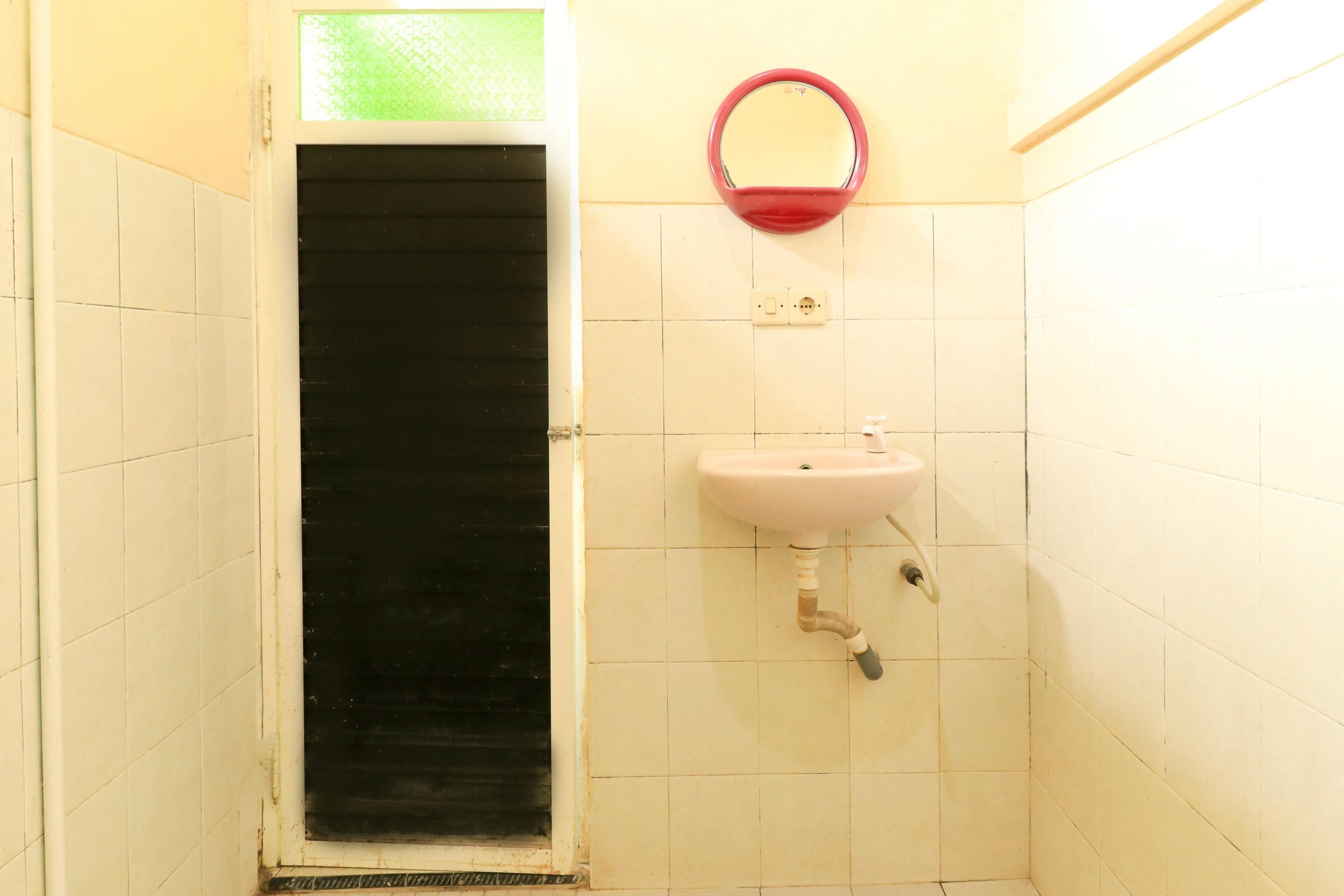 RedDoorz Syariah near T1 Juanda Airport 2 Hotel Brebek Luaran gambar