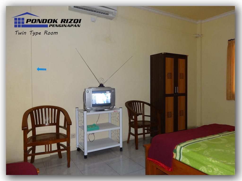RedDoorz Syariah near T1 Juanda Airport 2 Hotel Brebek Bilik gambar